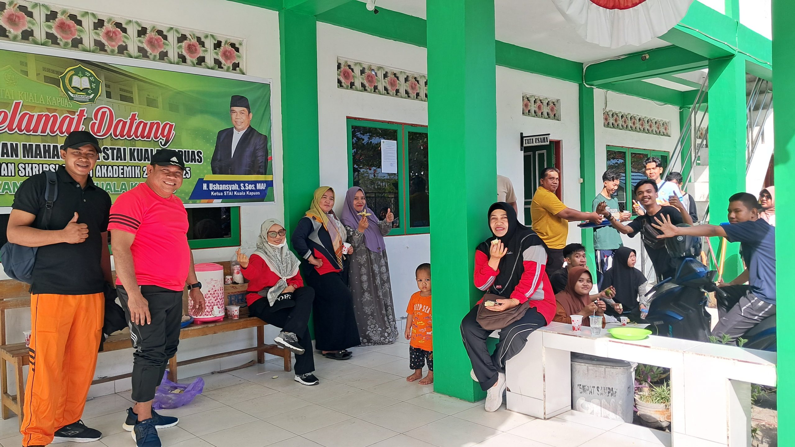 Mahasiswa STAI Kuala Kapuas Gelar Bakti Kampus: Wujud Kepedulian Terhadap Kebersihan Lingkungan