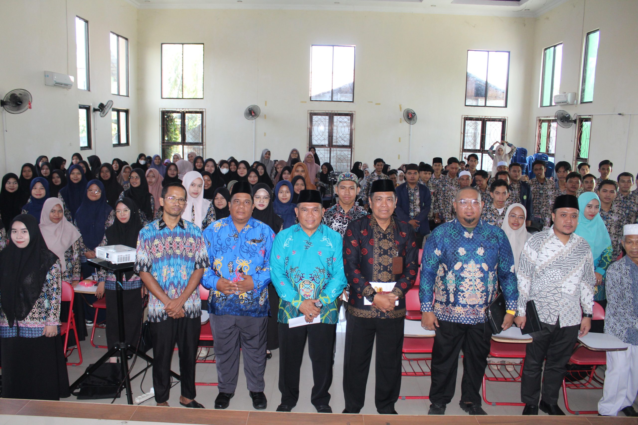 Gelar Workshop Metodologi Penelitian: Meningkatkan Kualitas Penelitian Mahasiswa Akhir STAI Kuala Kapuas